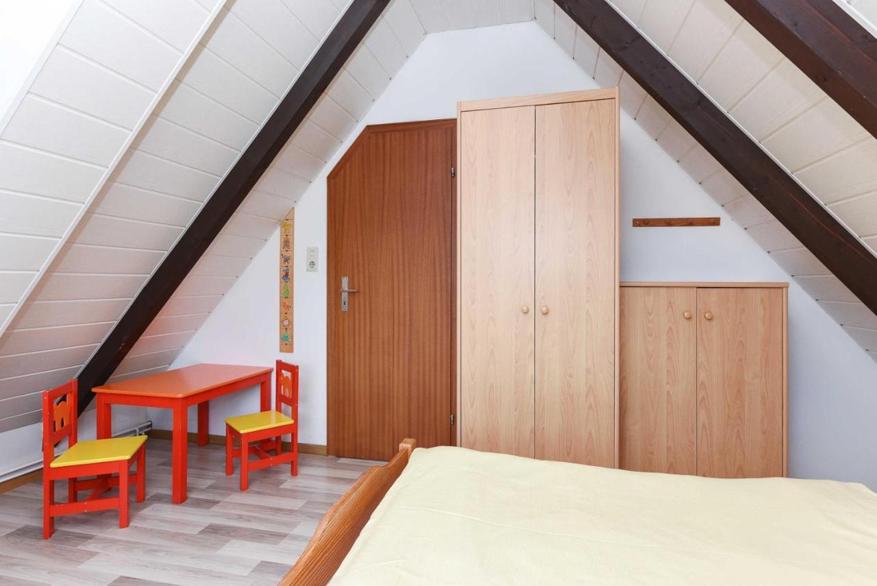 Ferienhaus Leuchtturm Bensersiel Kamer foto